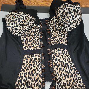 Very Sexy Cacique Demi Corset Black/Leopard 18/20